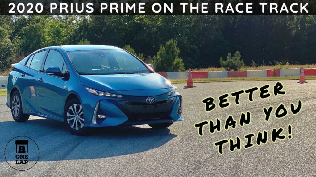 La Toyota Prius Prime può sorprendere in un giro?