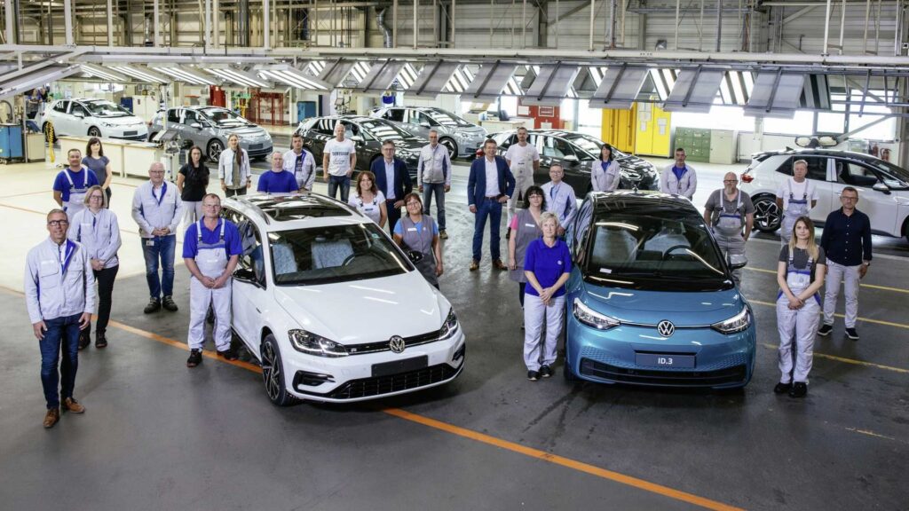 La Volkswagen termina la produzione di automobili ICE a Zwickau e diventa elettrica