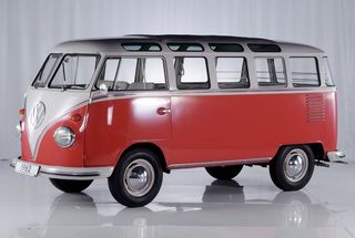 Microbus di samba del 1962 nel volkswagen automuseum