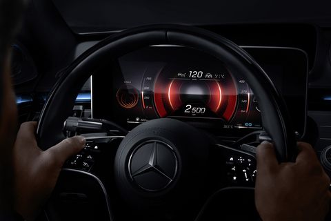 2021 Mercedes-Benz Classe S ottiene Infotainment aggiornato, display 3D