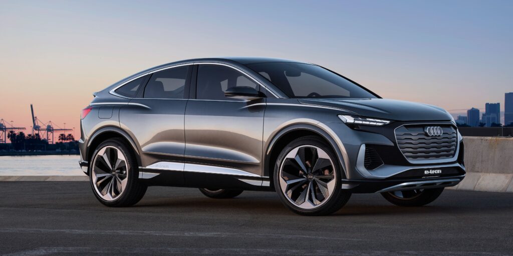 Audi rivela Q4 Sportback e-tron Concept con Slicker Roofline