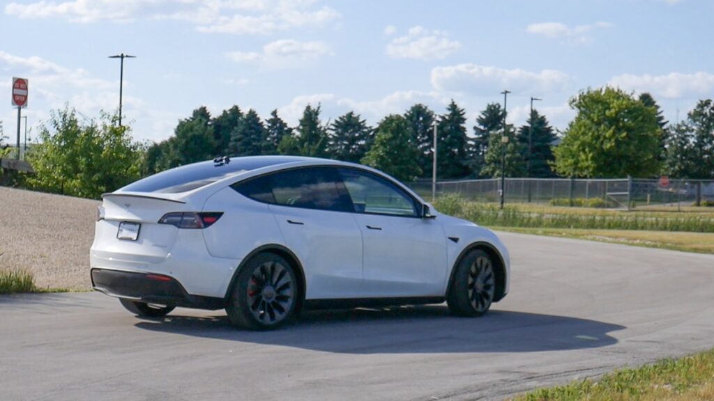 Tesla Model Y Performance Vs Jaguar I-Pace: confronto dettagliato