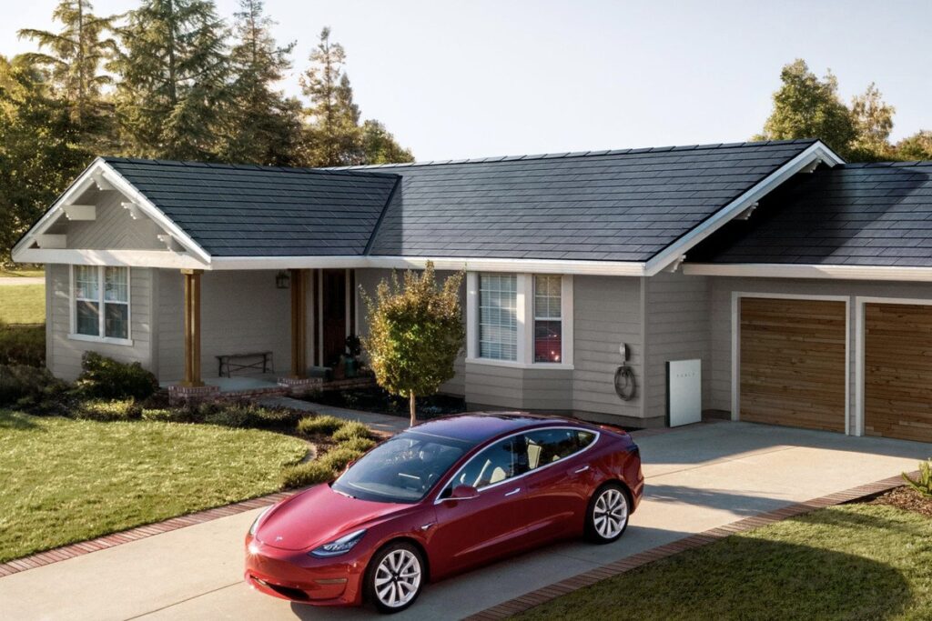 Tesla non sta solo costruendo automobili o tecnologia, ma una nuova industria