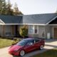 Tesla non sta solo costruendo automobili o tecnologia, ma una nuova industria