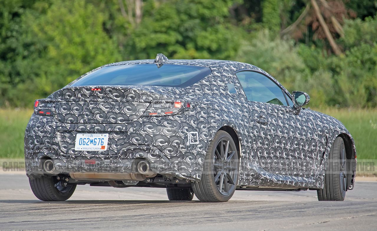 Toyota 86 di nuova generazione e Subaru BRZ spiati next gen toyota 86 and subaru brz spied
