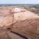 Tesla Giga Austin Flyover rivela le dimensioni gigantesche della fabbrica di Cybertruck