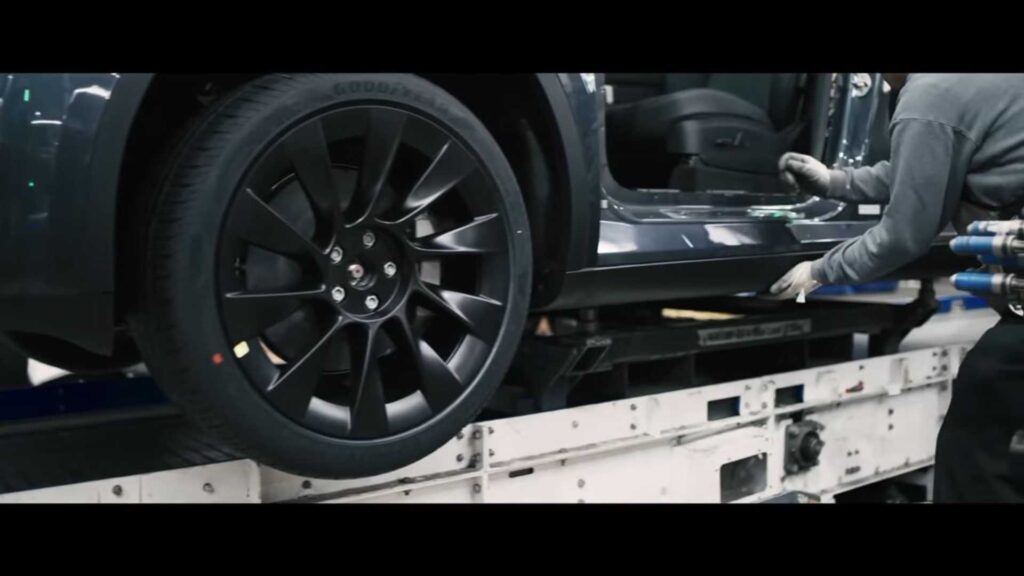Alcuni dicono che Tesla ha problemi di controllo della qualità: vengono risolti?
