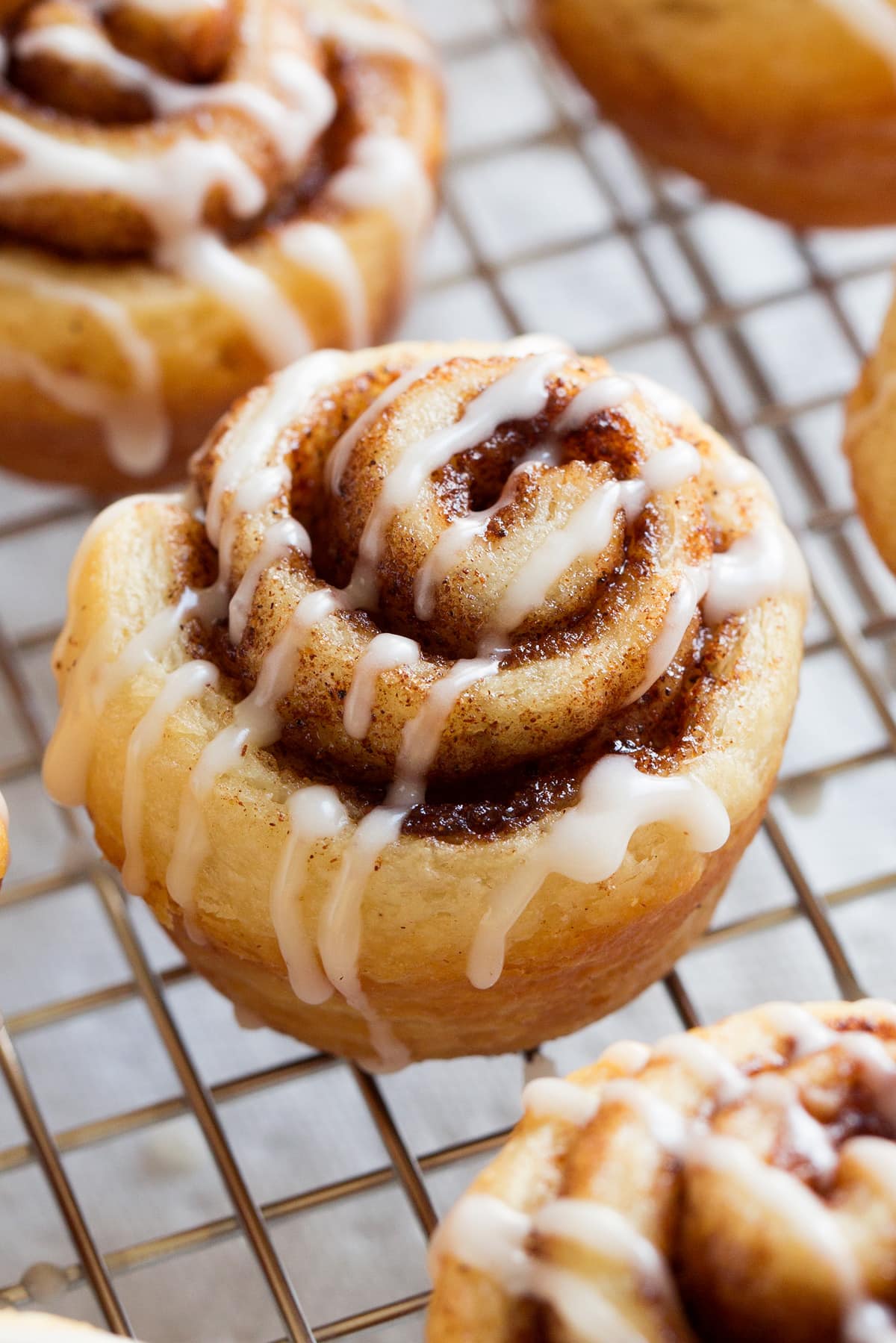 Easy Mini Panini Alla Cannella Image of mini cinnamon roll shown close up.