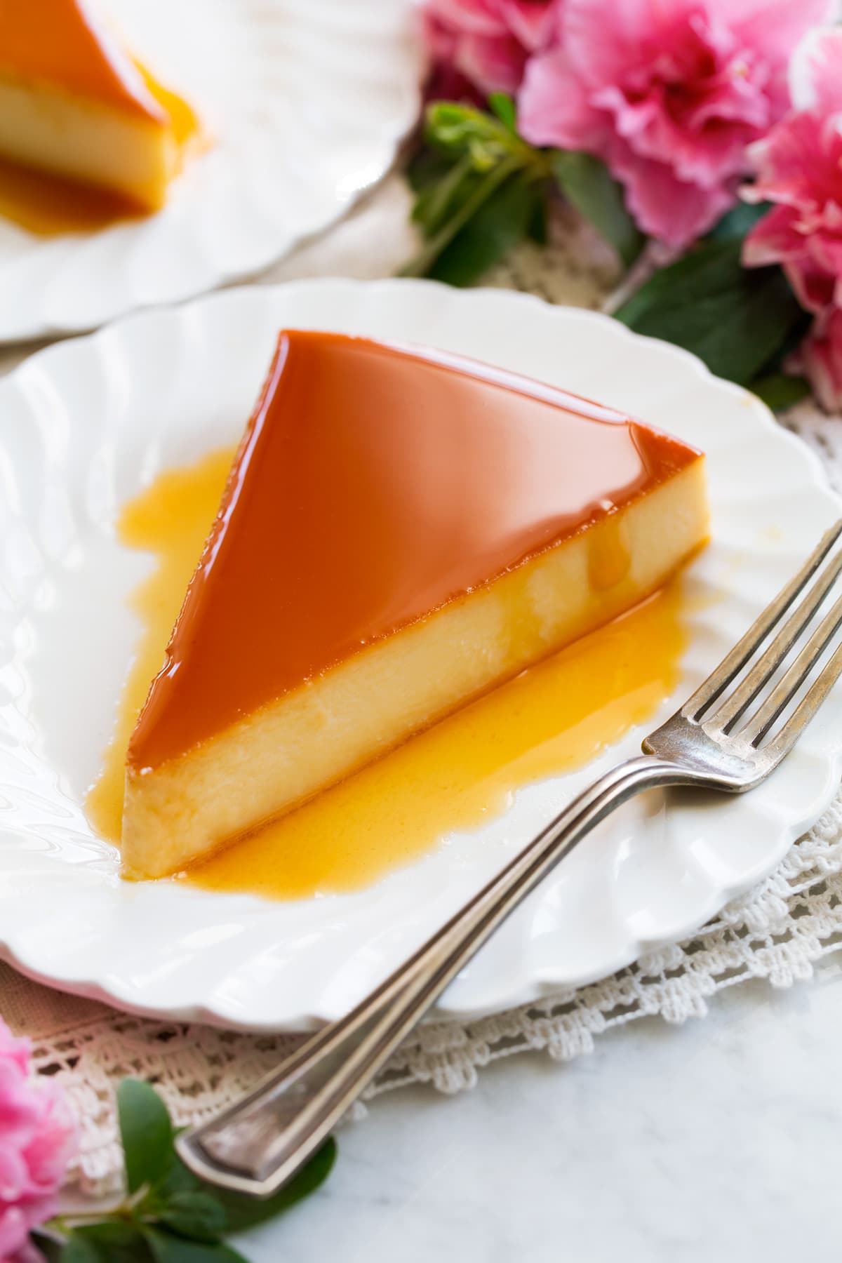 Ricetta Flan Image of one slice of flan.