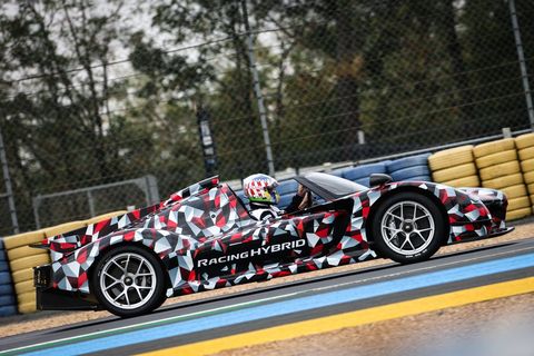 La Toyota GR Super Sport Hypercar 986 HP fa la sua prima apparizione pubblica a Le Mans