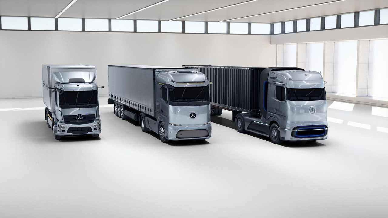 da sinistra: Mercedes-Benz eActros, eActros LongHaul e GenH2 Truck