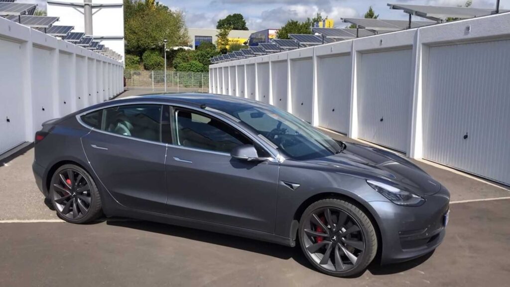 Prestazioni Tesla Model 3: cosa devi sapere per raggiungere il Nürburgring