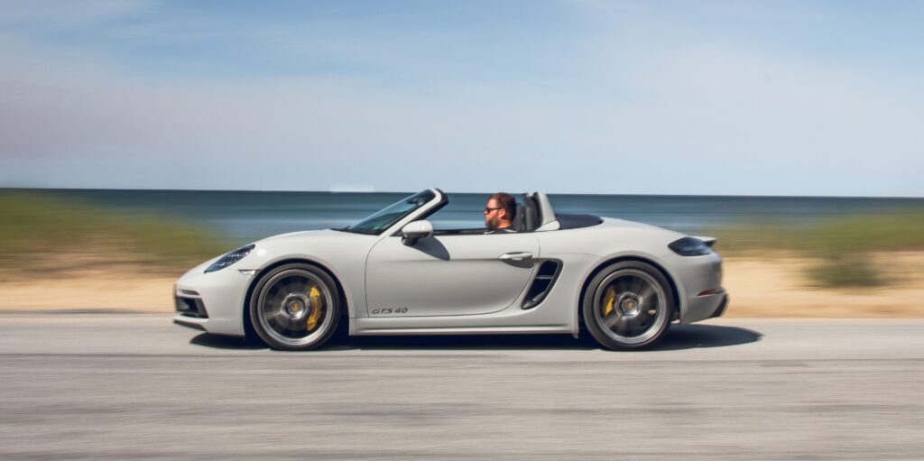 Testato: 2021 Porsche 718 Boxster GTS 4.0 canta un Flat-Six Tribute