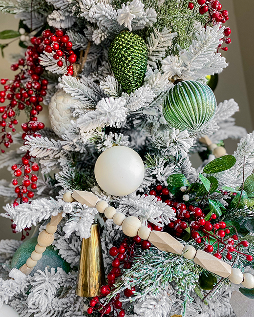 albero di Natale festivo design di Holly Jolley