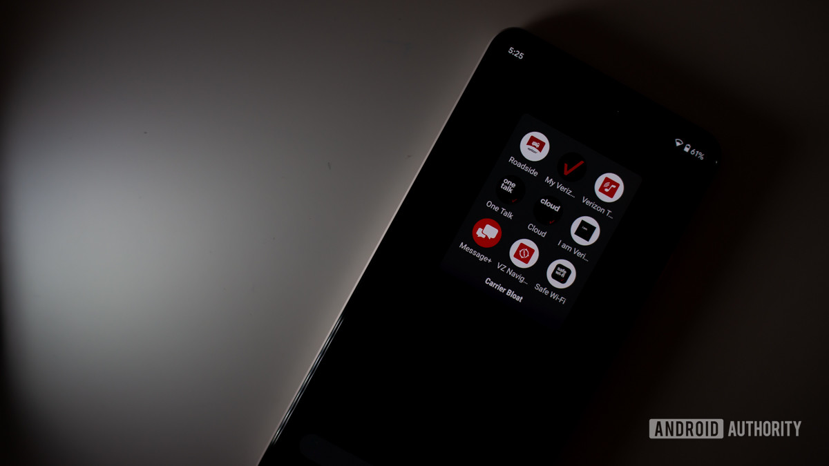 Bloatware dell'operatore Verizon sullo smartphone Verizon carrier bloatware on smartphone